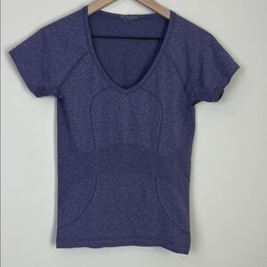 lululemon athletica Short Sleeve V‑Neck Tee in Heathered Purple